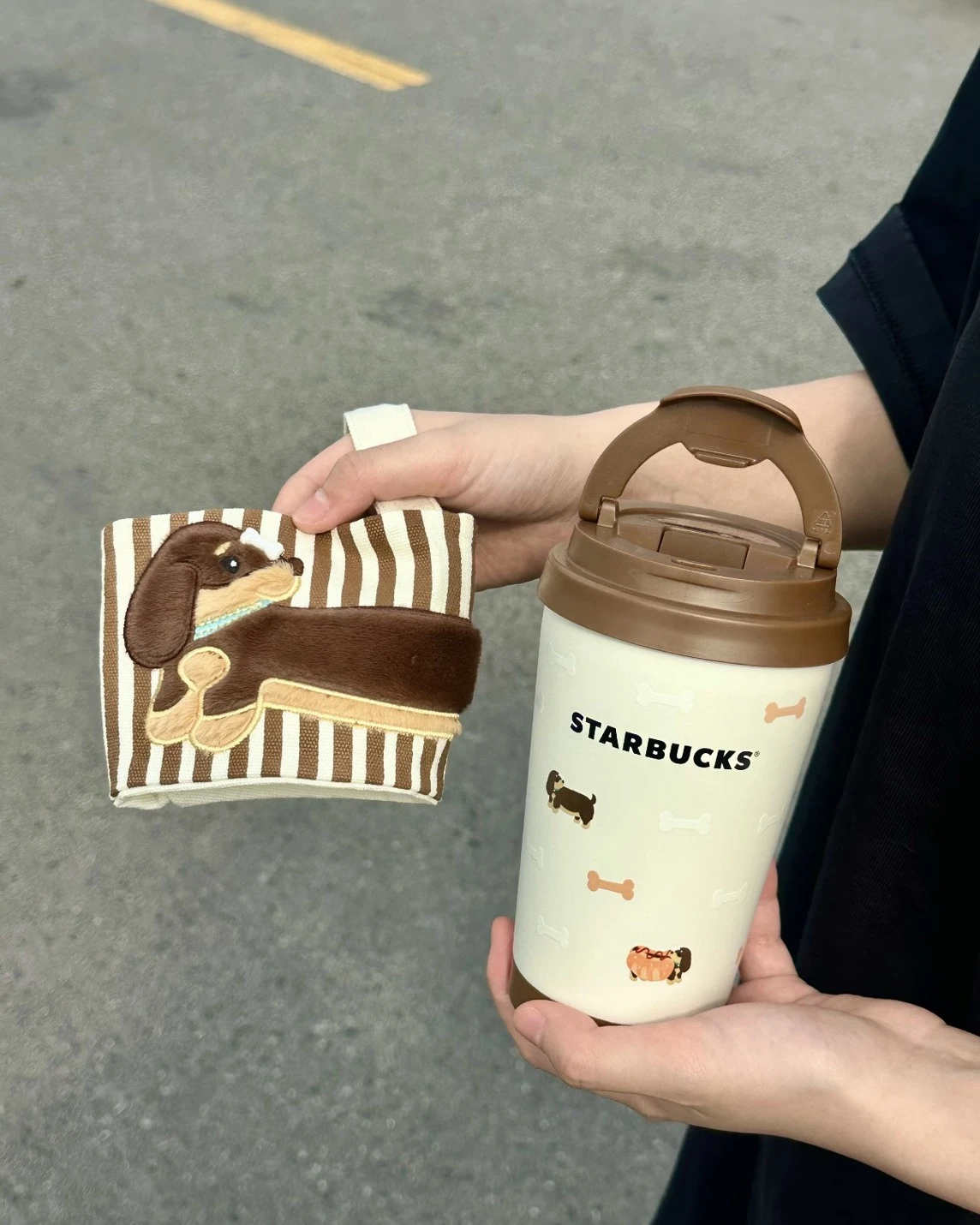 STARBUCKS 星巴克  爪爪天地系列 臘腸狗塗鴉隨行杯 380ML
