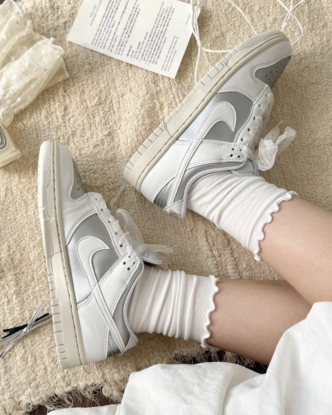 <張員瑛同款>NIKE DUNK LOW NEXT NATURE 月光芭蕾 緞帶絲綢 白銀(IB7311-001)