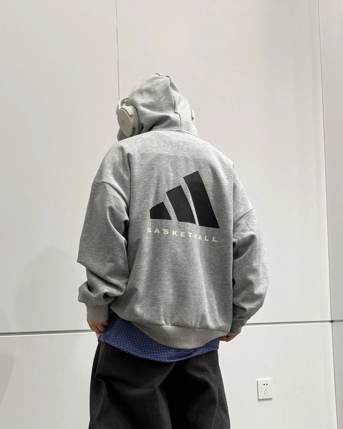 ADIDAS BASKETBALL THE 2026 寬鬆 灰 黑 連帽外套(KB7562 KB3064)