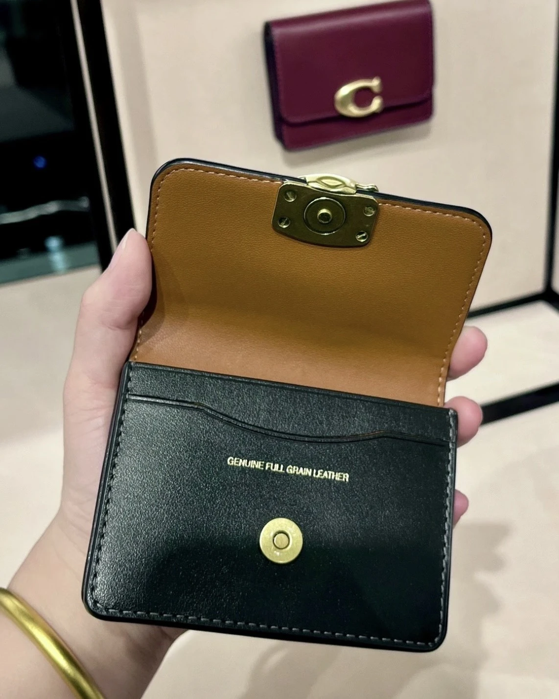 COACH Bandit 11 經典金色大logo 小牛皮 卡包 短夾