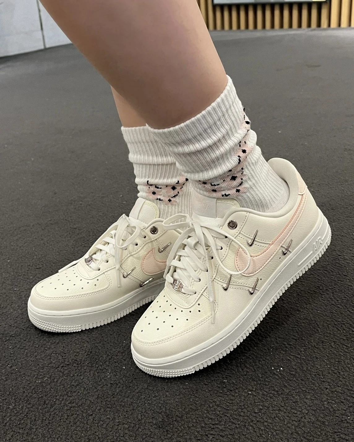 <奇蹟補貨!>NIKE AIR FORCE 1 '07 櫻花淡粉 四金勾 玫瑰金(FV8110-181)