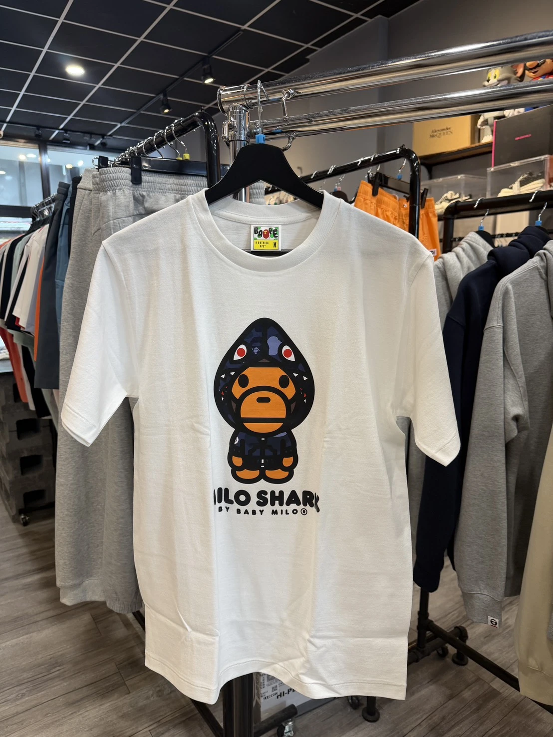 BAPE BABY MILO 頭頂戴鯊魚帽 短袖 (三款可選)