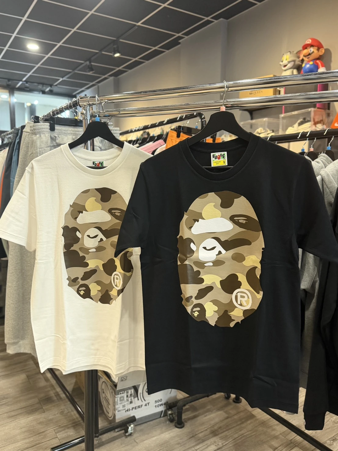 BAPE 棕色迷彩猿人頭 大LOGO 短袖 (兩款可選)