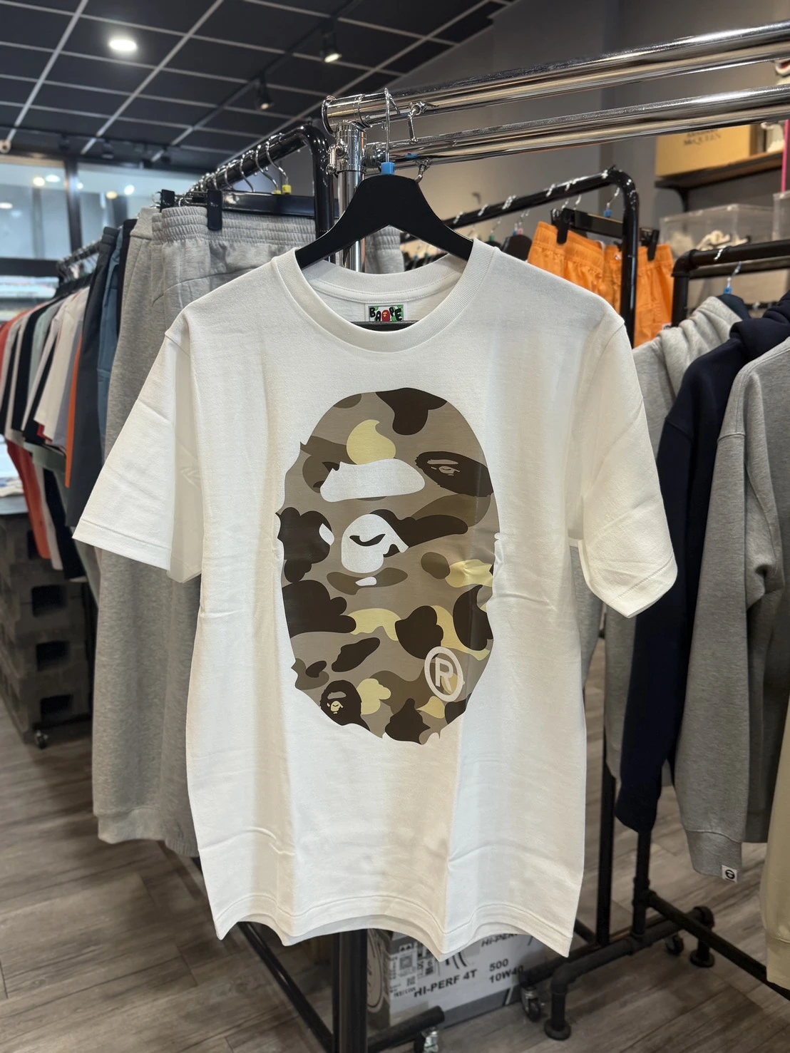 BAPE 棕色迷彩猿人頭 大LOGO 短袖 (兩款可選)