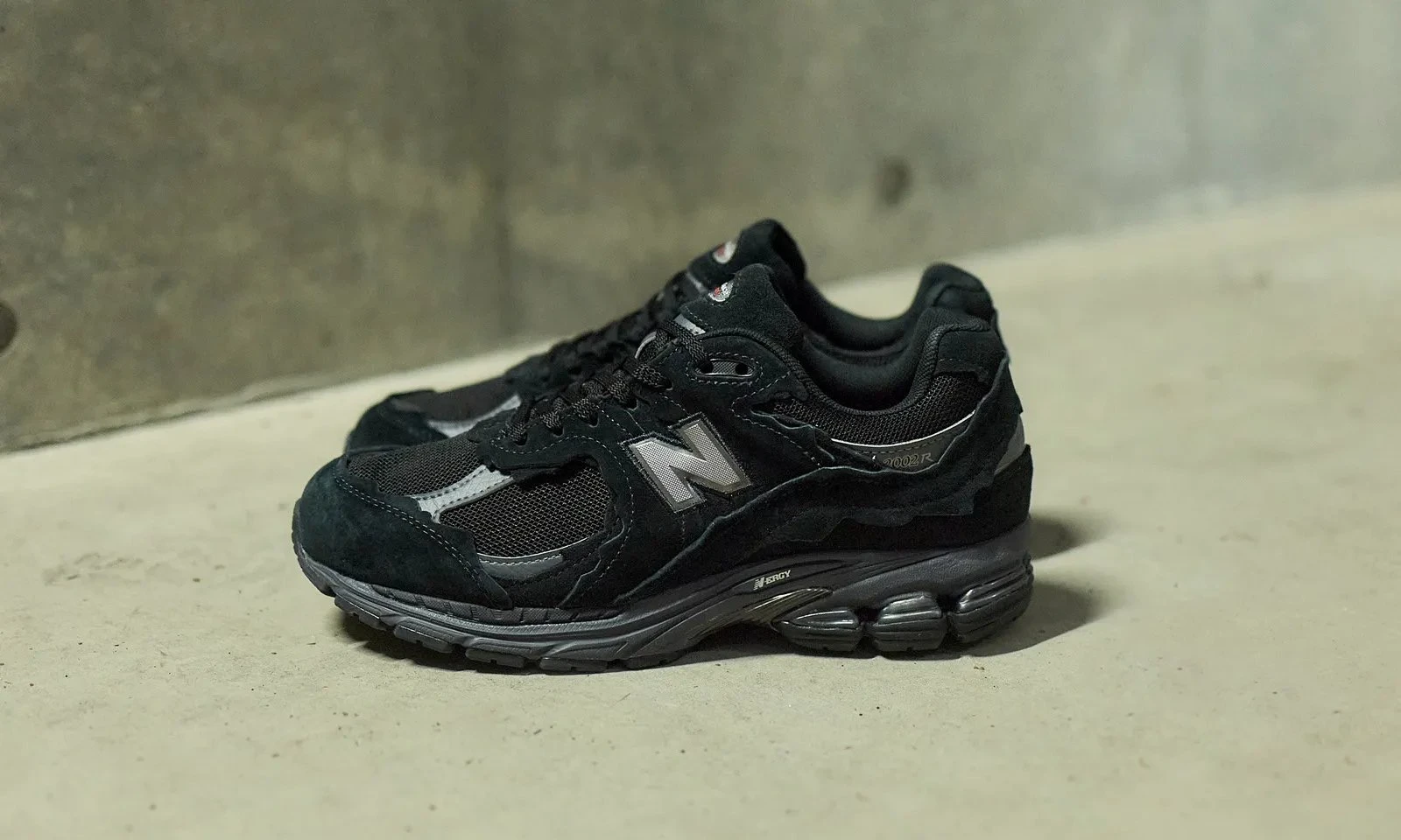 <⏰現折!!!>New Balance 2002防潑水 破壞黑(U20023MB)
