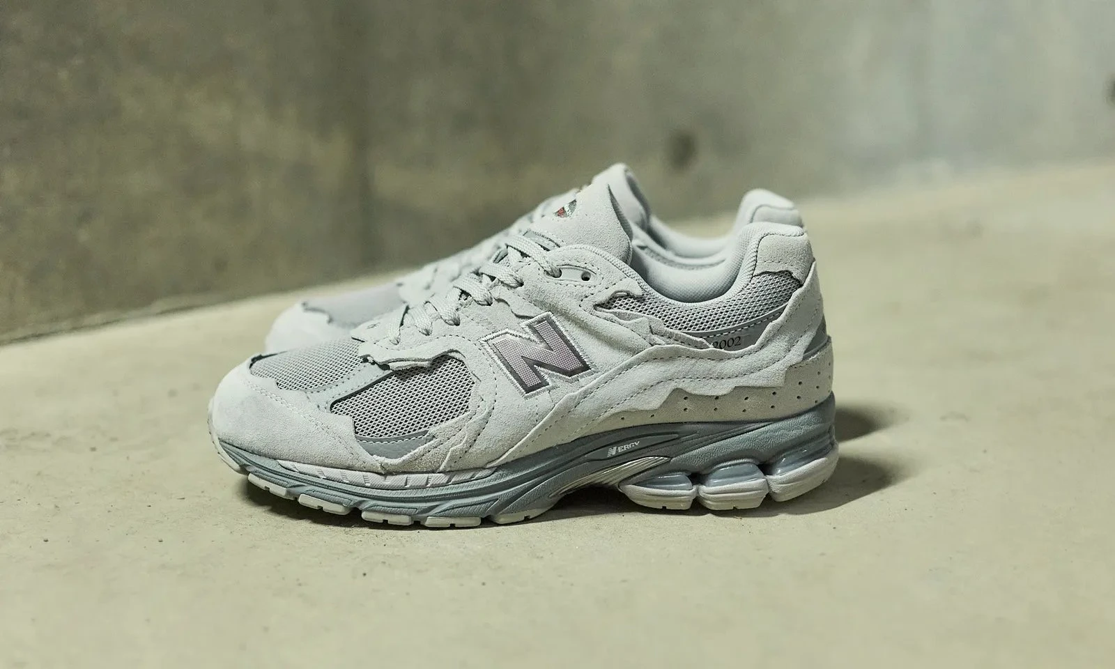 <⏰現折!!!>New Balance 2002防潑水 破壞灰(U200227R)