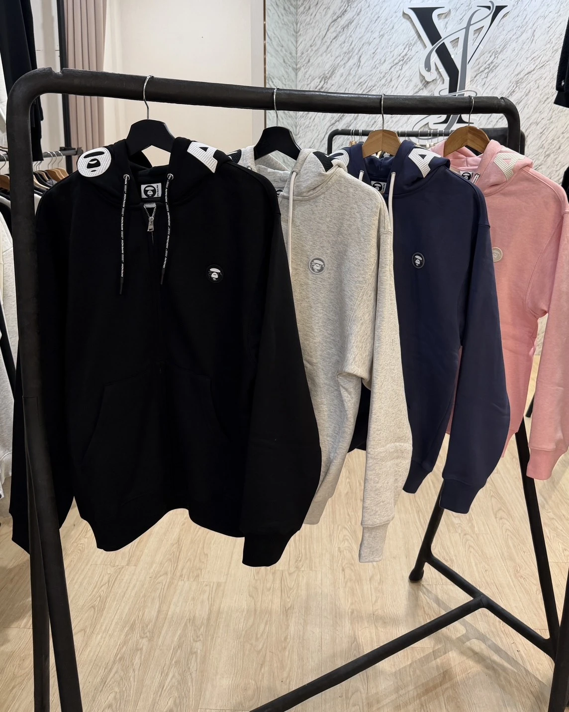 AAPE FW26 經典小標徽章 帽沿刺繡 連帽外套 四色可選 (358XAR)