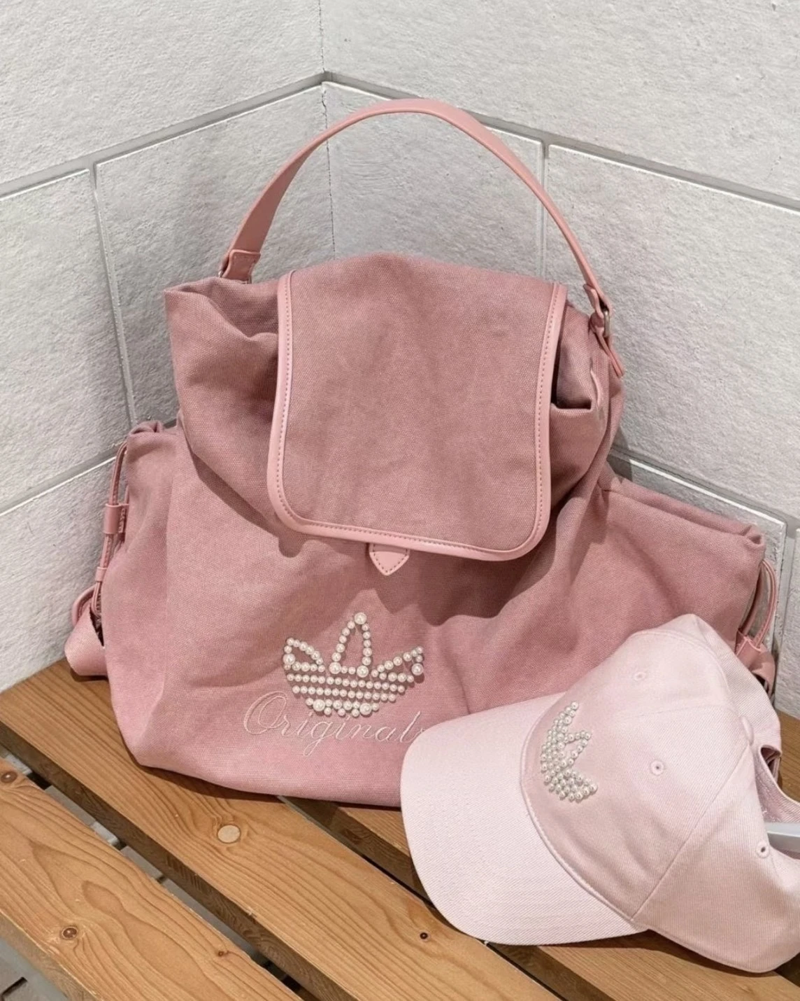 adidas originals 珍珠串珠三葉草徽標 (KW1271)