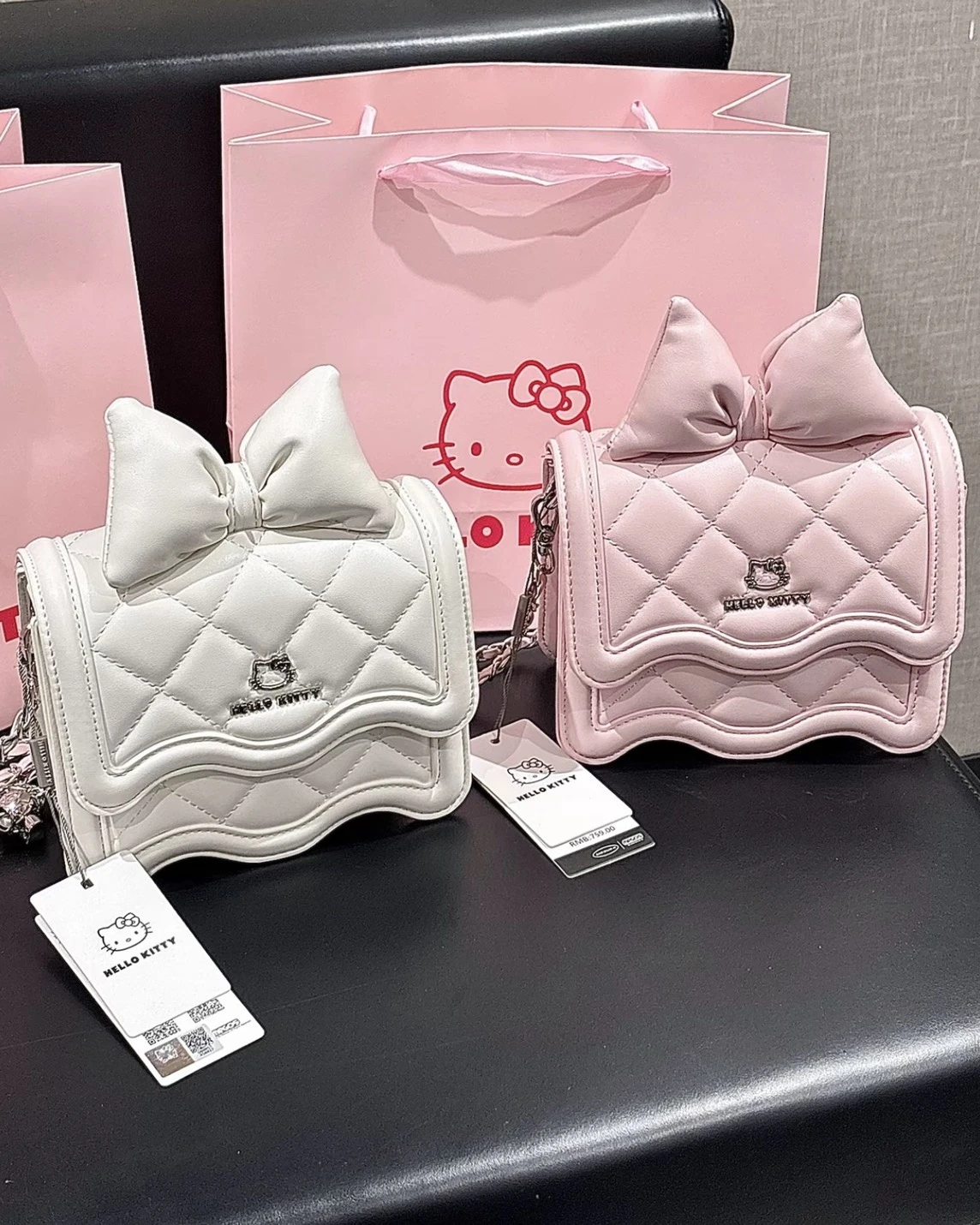 <可愛爆棚💖>SANRIO HELLO KITTY 三麗鷗 菱格紋 蝴蝶結 鏈條包(兩色可選)