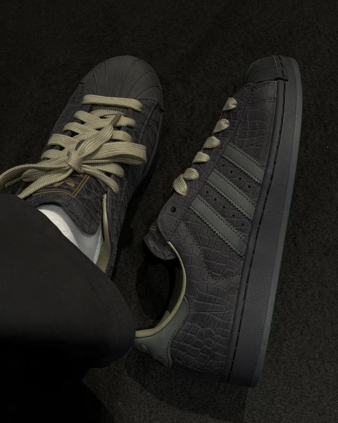 ADIDAS SUPERSTAR 2.0 鱷魚紋 深灰咖 愛迪達貝殼頭(KK4751)