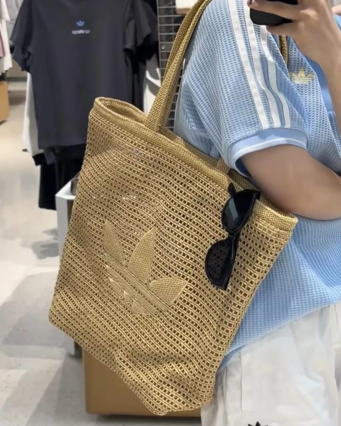 ADIDAS ORIGINALS 經典標編織托特包 (KC1421)