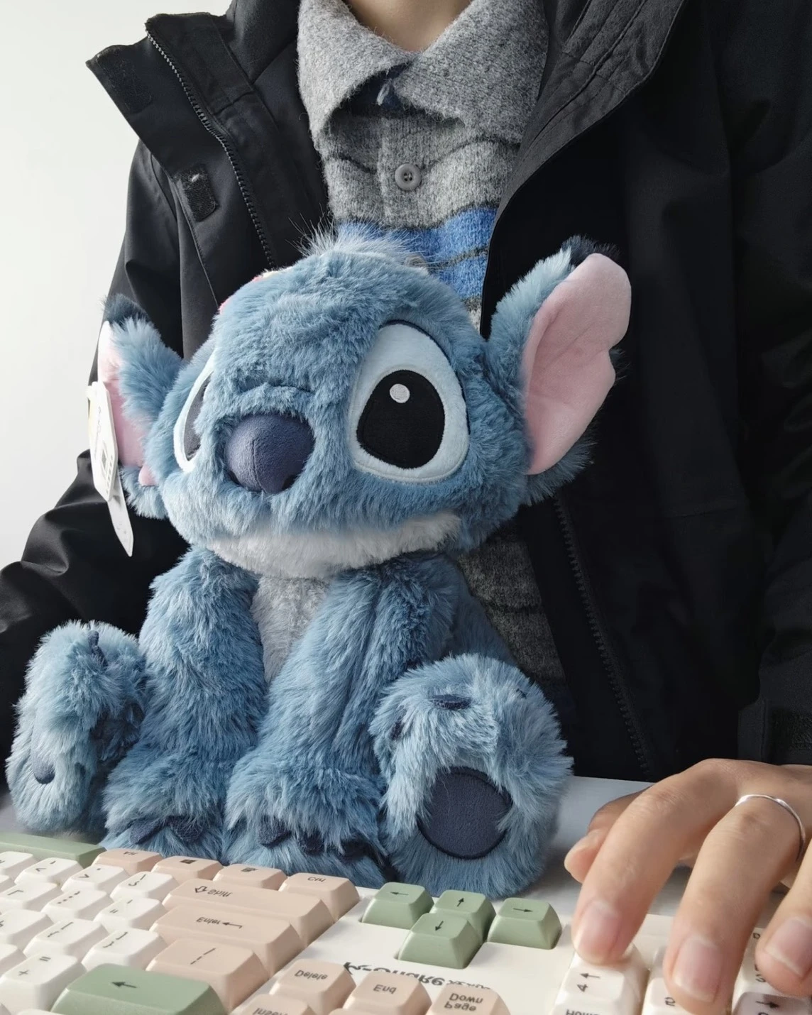<正版授權> Disney&迪士尼 可愛睡衣 史迪奇 坐姿款 毛絨玩偶 (兩款可選)