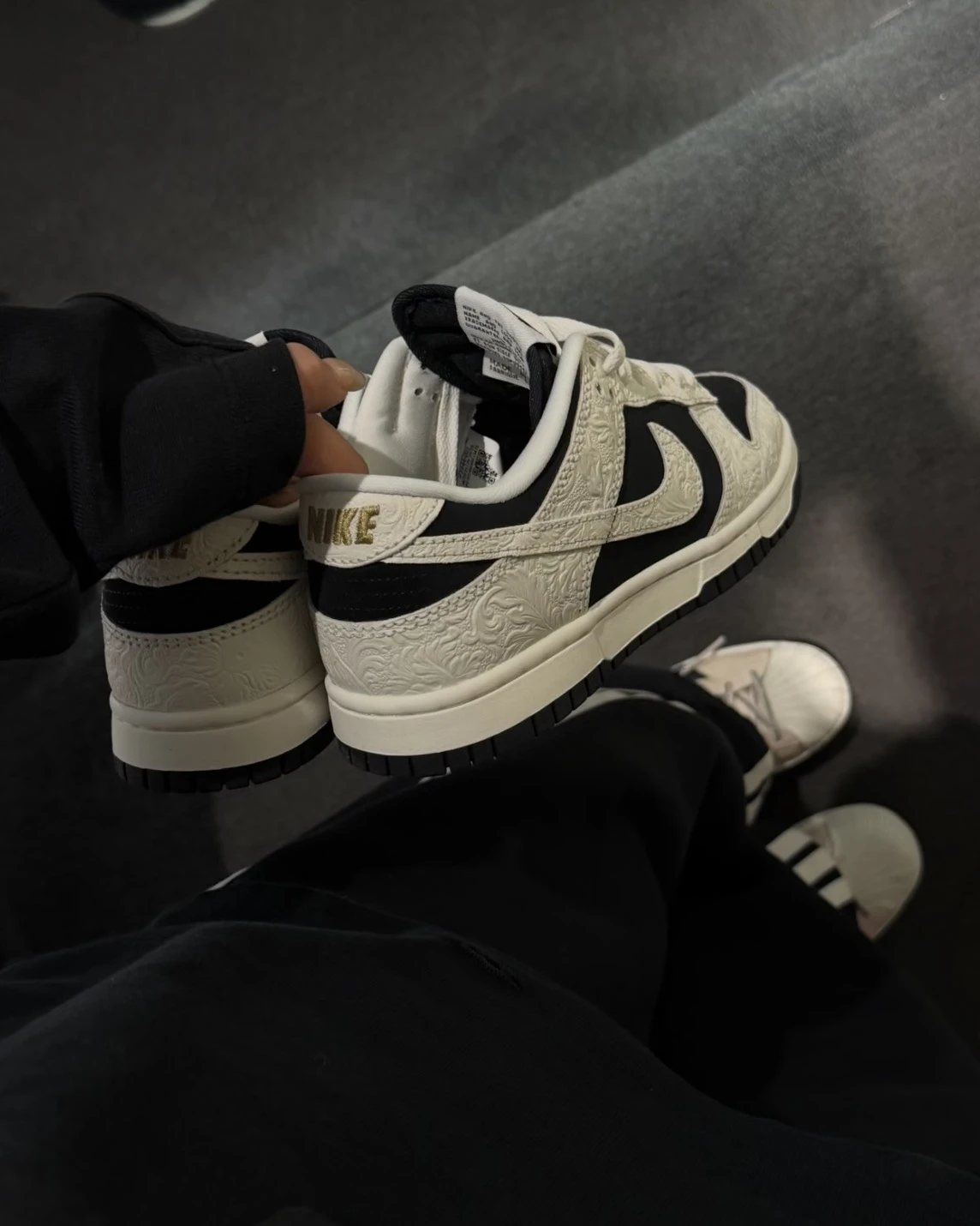 NIKE DUNK LOW 馬年限定 反轉熊貓 浮雕 黑白(IF3944-001)