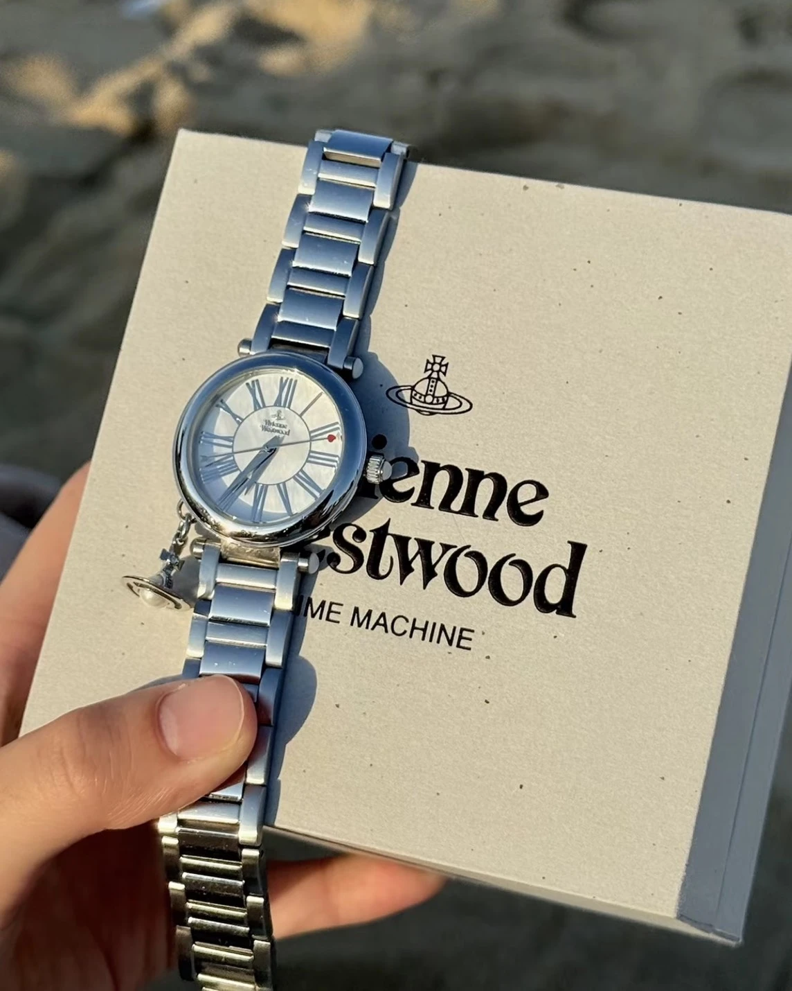 VIVIENNE WESTWOOD 西太后 土星吊墜 鋼錶帶 玫瑰金 銀 石英機芯 手錶