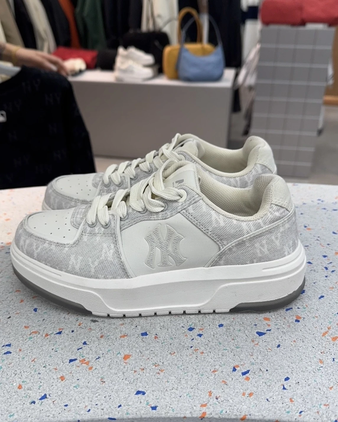 MLB Monogram Chunky Liner系列 洋基隊 灰白 老爹鞋 學長鞋(3ASXS015N-50GRS)