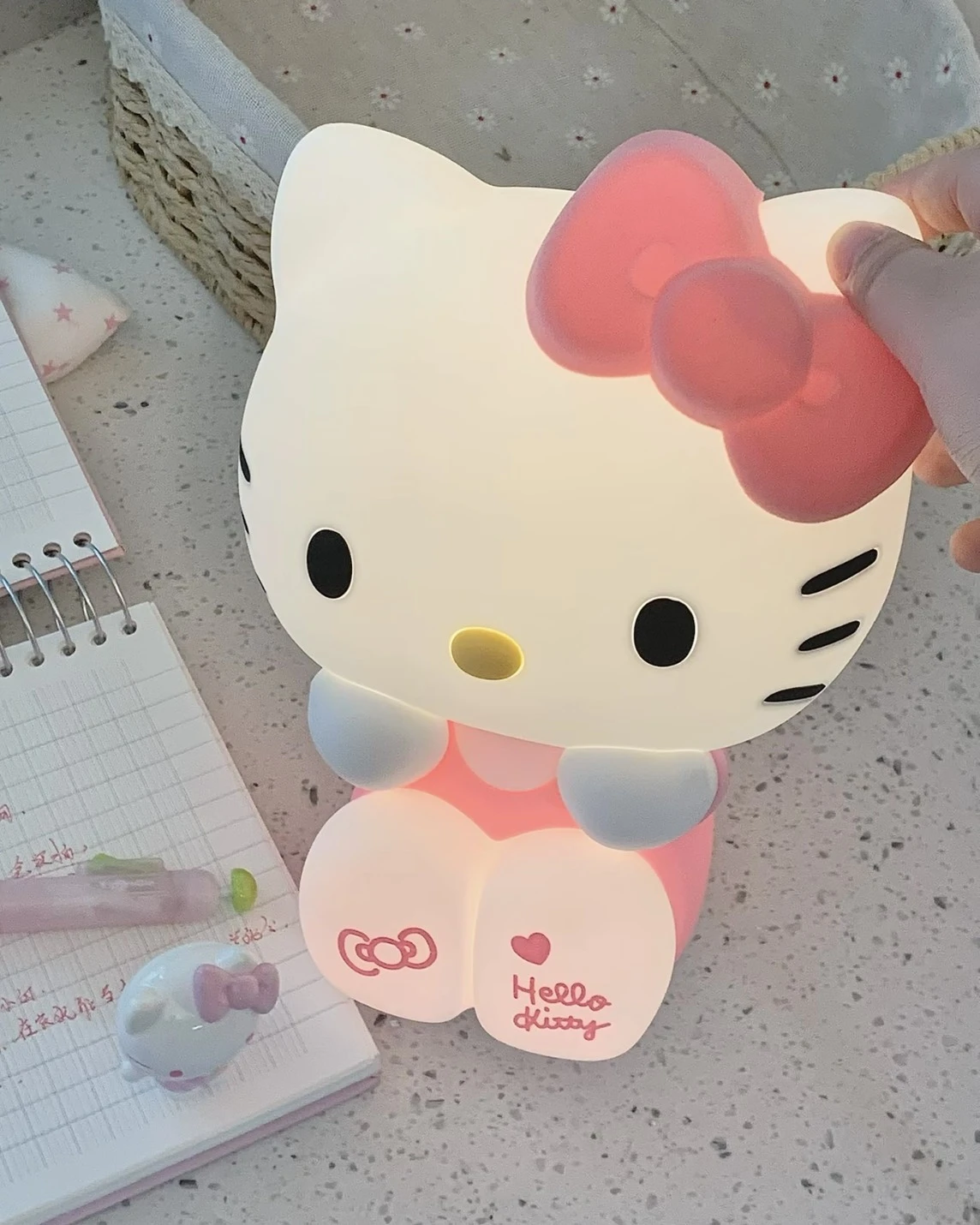 <正版授權>三麗鷗 Hello kitty 拍拍小夜燈 床頭燈