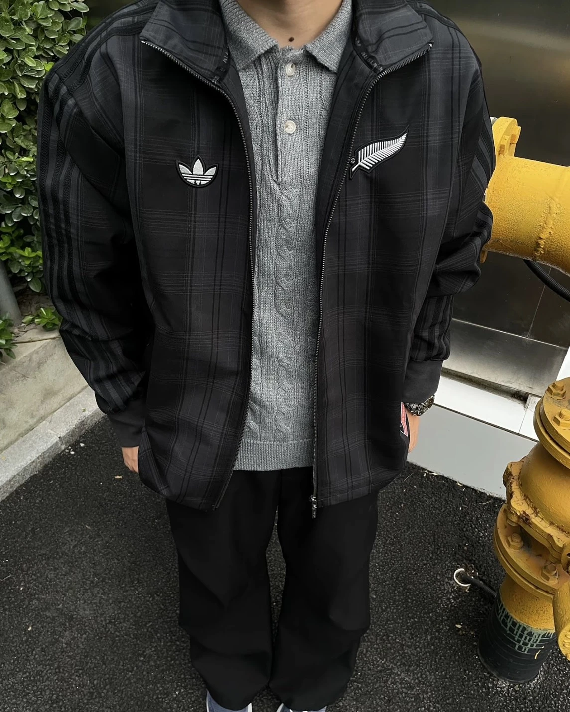 ADIDAS ORIGINALS All Black限定款 碳黑 復古格紋 夾克外套(KG4633)