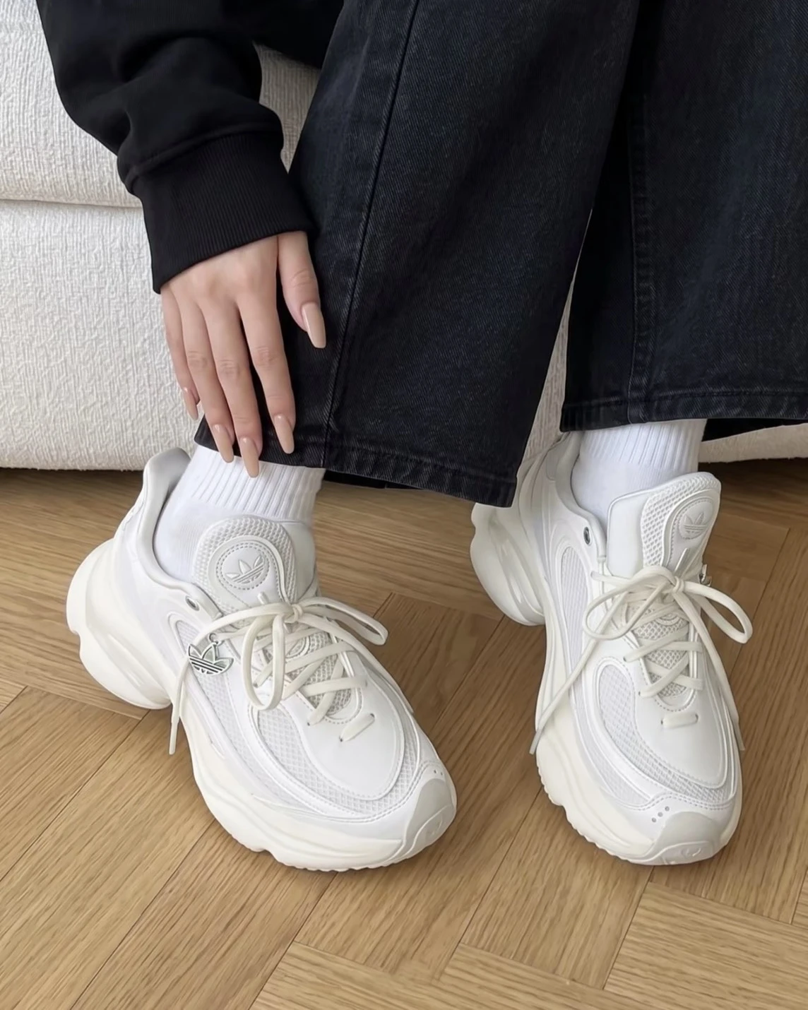 Adidas Originals Ozvenuz W 月光白 復古 厚底 老爹鞋(HQ2676)