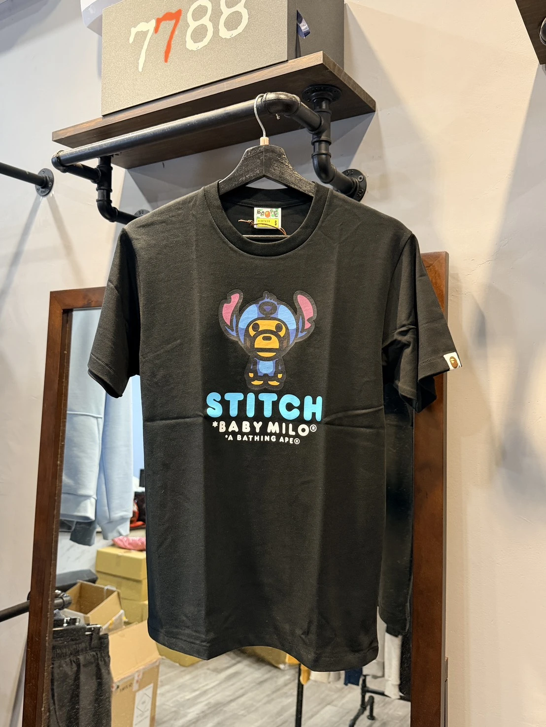 bape x disney 史迪奇 小猴頭上戴史迪奇 短袖 (兩款可選)