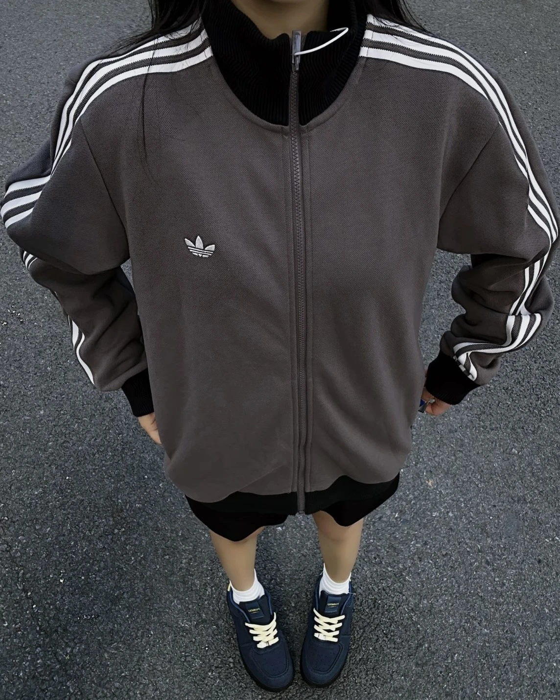 Adidas originals 深灰色 立領三線夾克 外套 (KY8454)