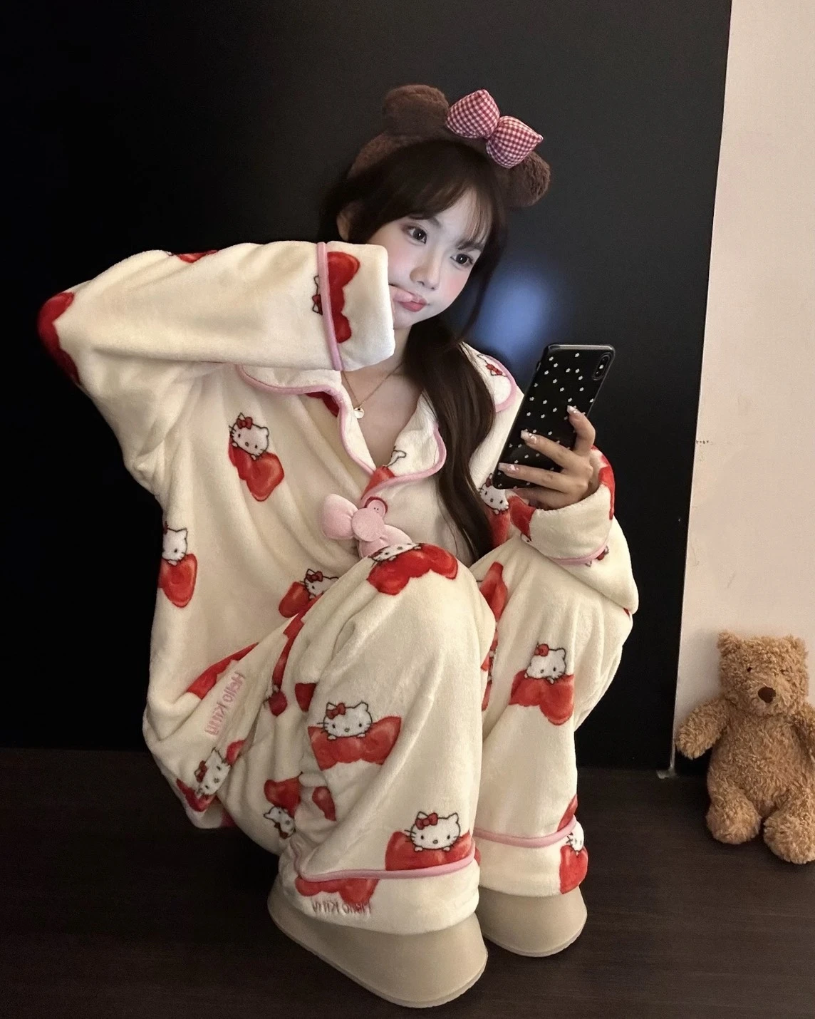 <正版授權>THE BEAST x Hello Kitty 法蘭絨 蝴蝶結 睡衣 套裝(三款可選)