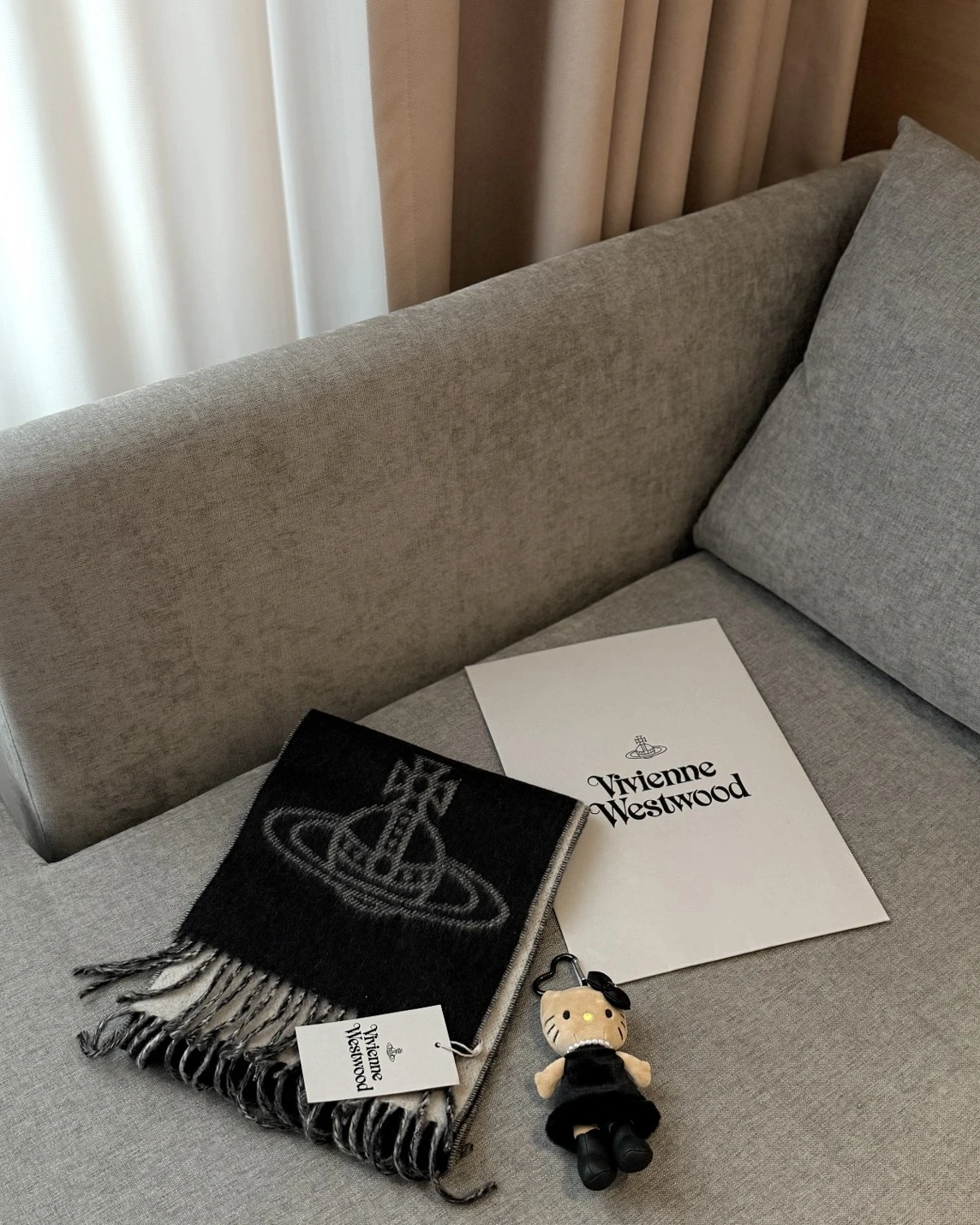 VIVIENNE WESTWOOD 西太后 大logo土星 羊毛 圍巾