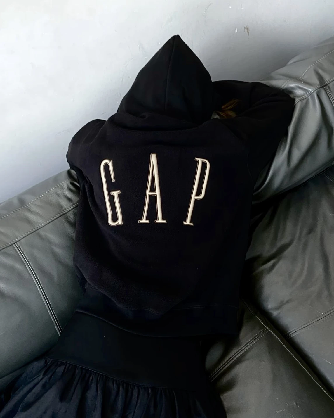 <💥超級折扣>GAP 排扣 搖粒絨 刺繡 寬鬆 連帽 帽Tee(兩色可選)