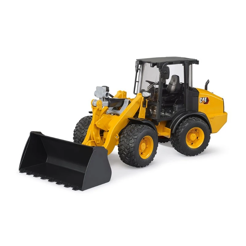 德國 Bruder 1/16 CaT 推土機