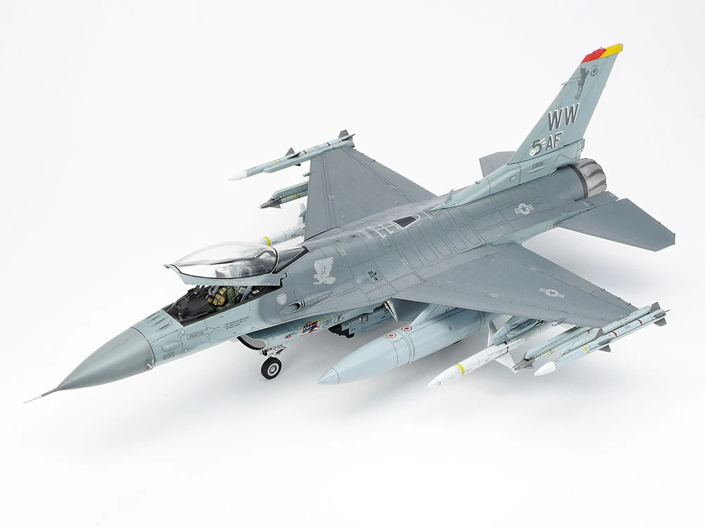 TAMIYA 61098 1/48 美軍F-16CJ FIGHTING FALCON 戰鬥機