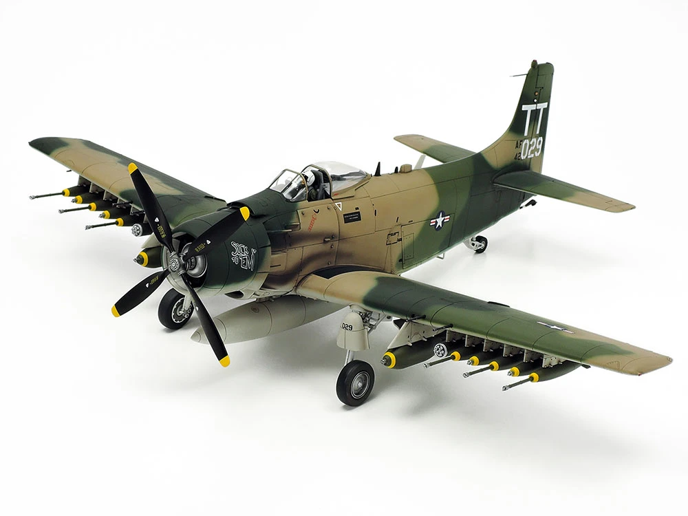 TAMIYA 61073 1/48 美國空軍 道格拉斯 A-1J 天兵式 攻擊機