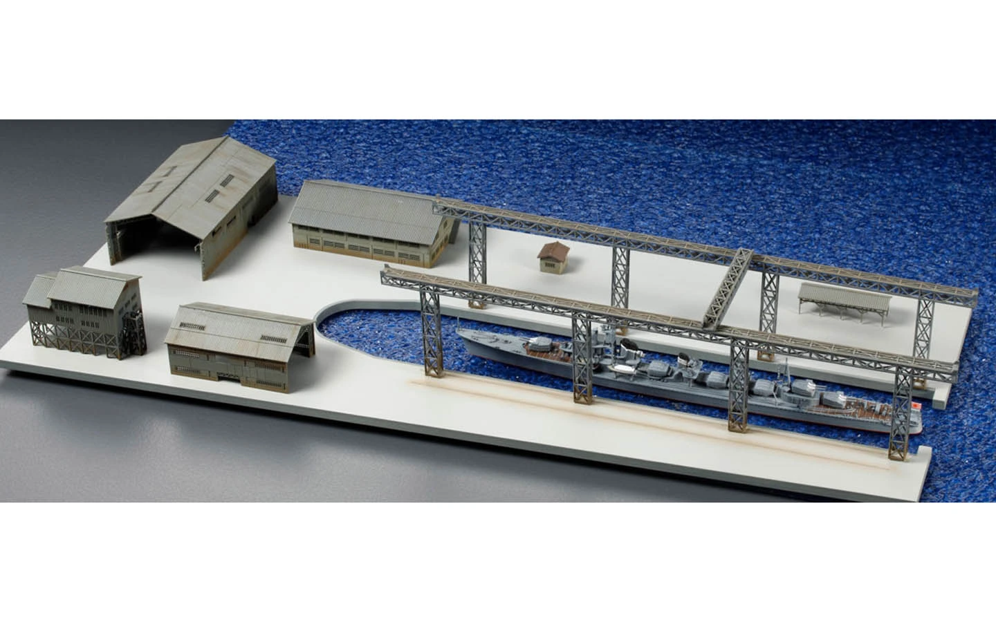 TAMIYA 25417 水線船系列 日本驅逐艦 島風號及軍港情景組
