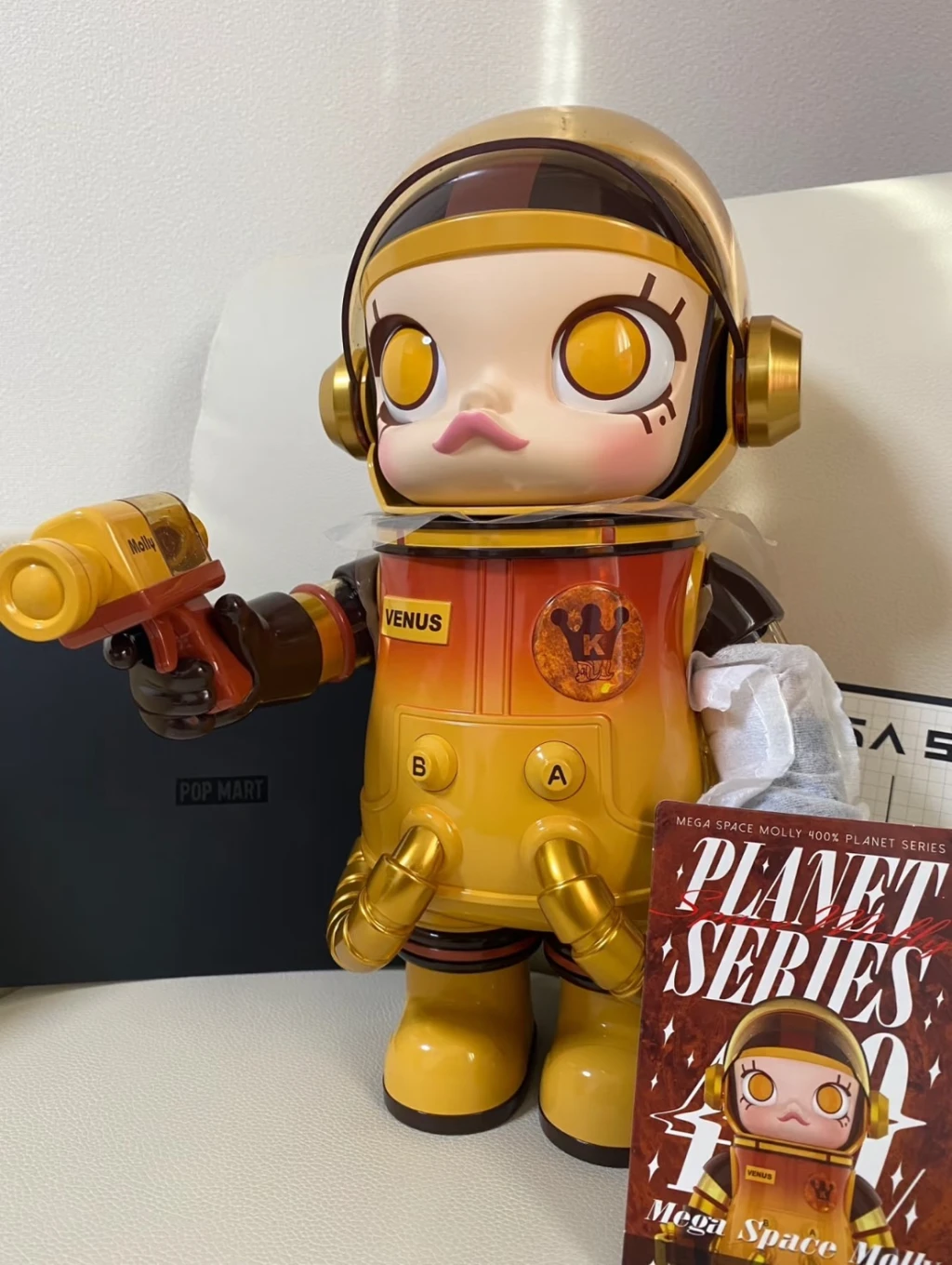 POPMART MEGA SPACE MOLLY 400% 星球系列(確認款)-金星| PPTOY POPMART MEGA SPACE MOLLY 400% 星球系列(確認款)-金星| PPTOY