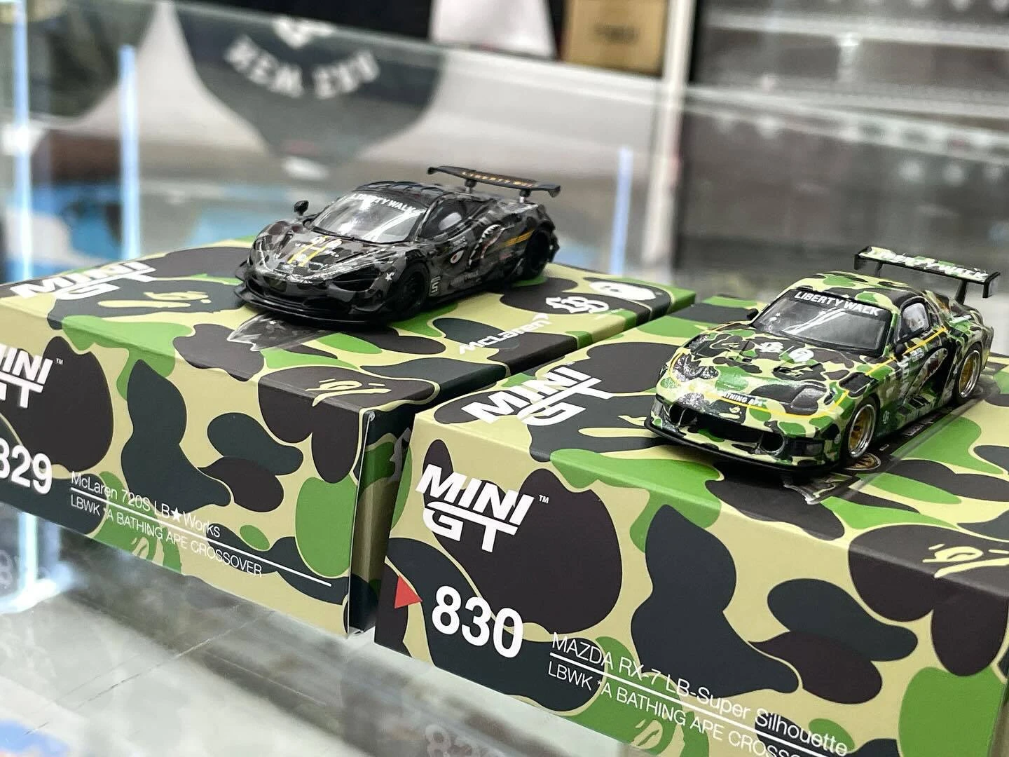 自動車 BAPE X LBWK MINI GT ABC CAMO FD RX7 1/18 BAPE® x LBWK MINI GT ABC CAMO FD Mazda RX7 1/64 Scale Model
