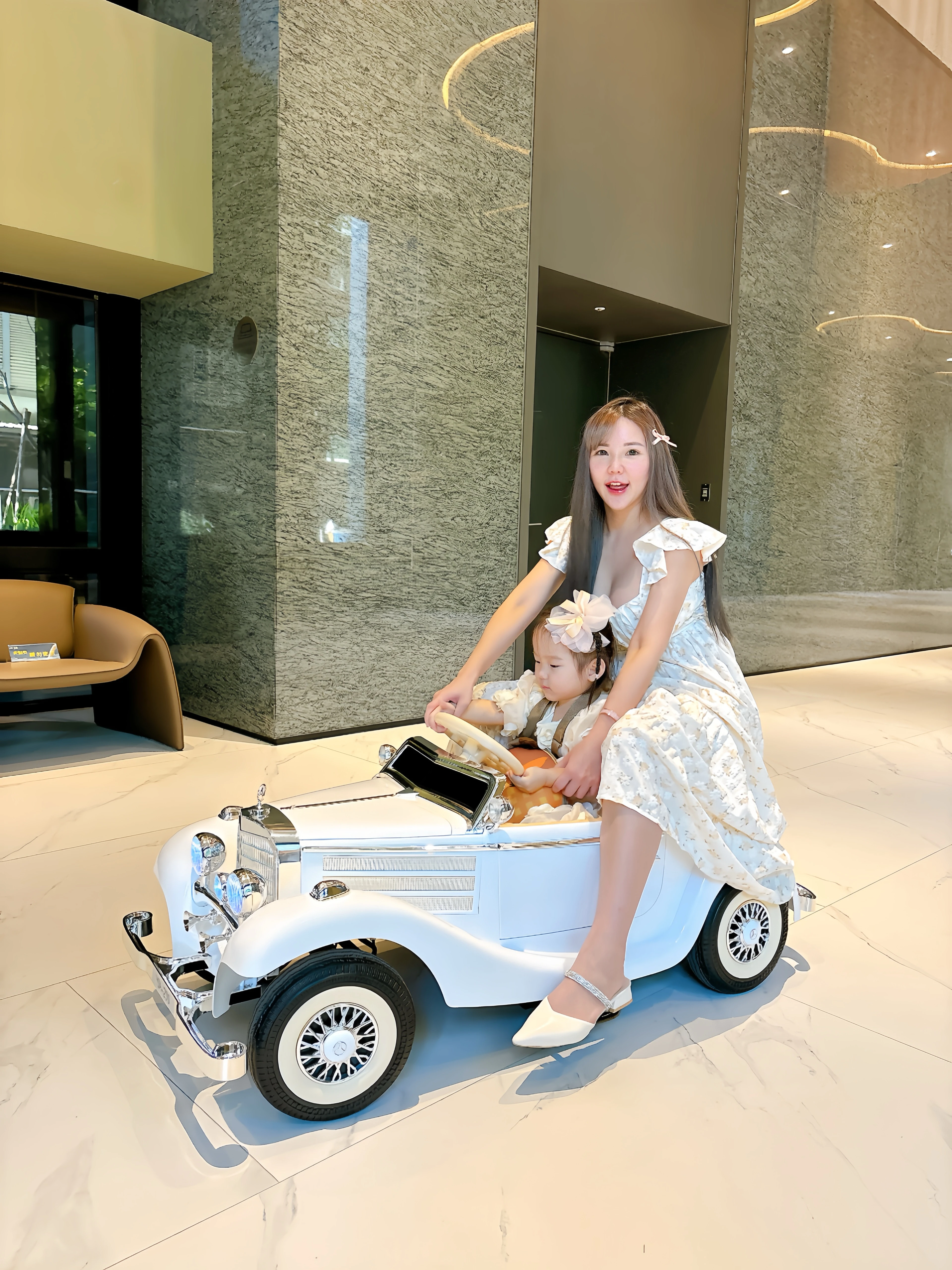 Hello Cutie 吃貨小姐姐 推薦 賓士老爺車 YSA200