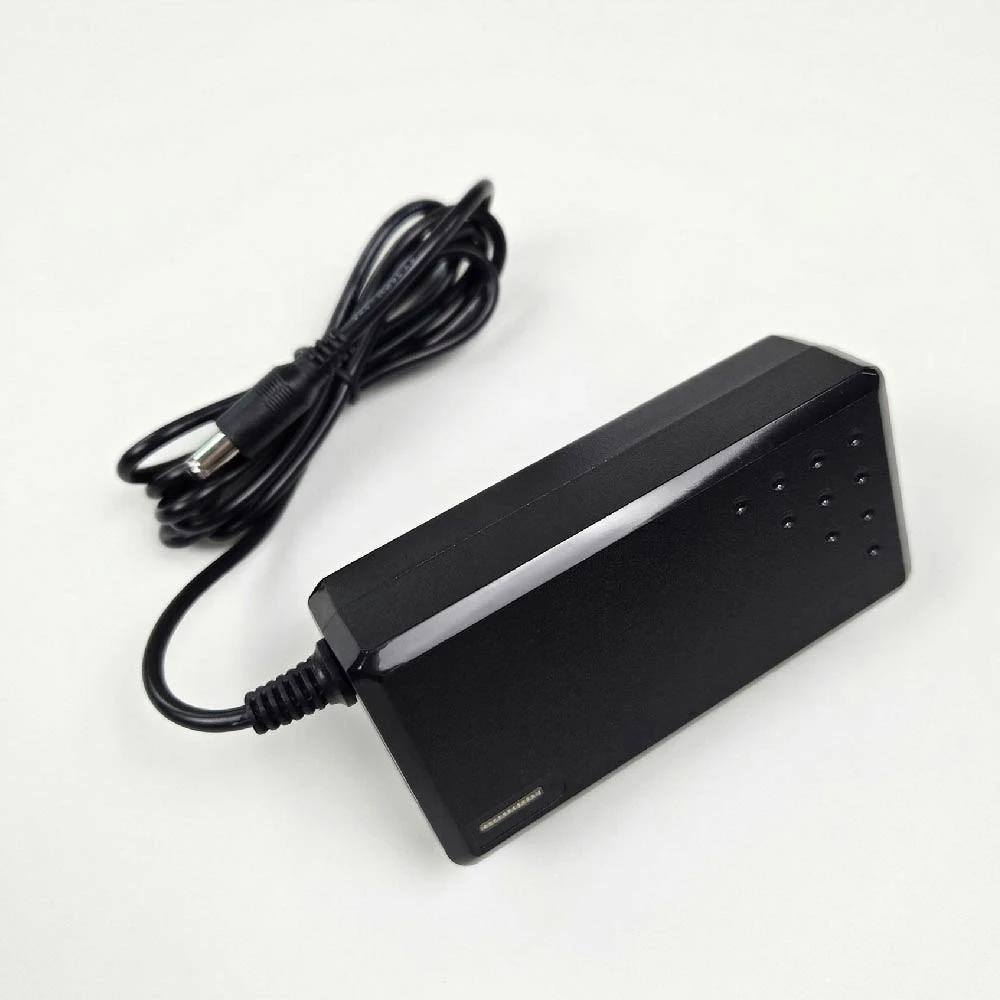 【17超跑升級配件/充電器】12V2.0A 鉛酸充電器