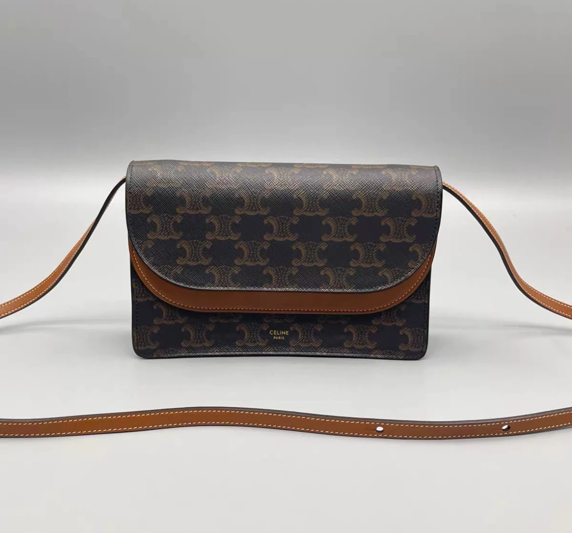 二手 celine wallet on strap