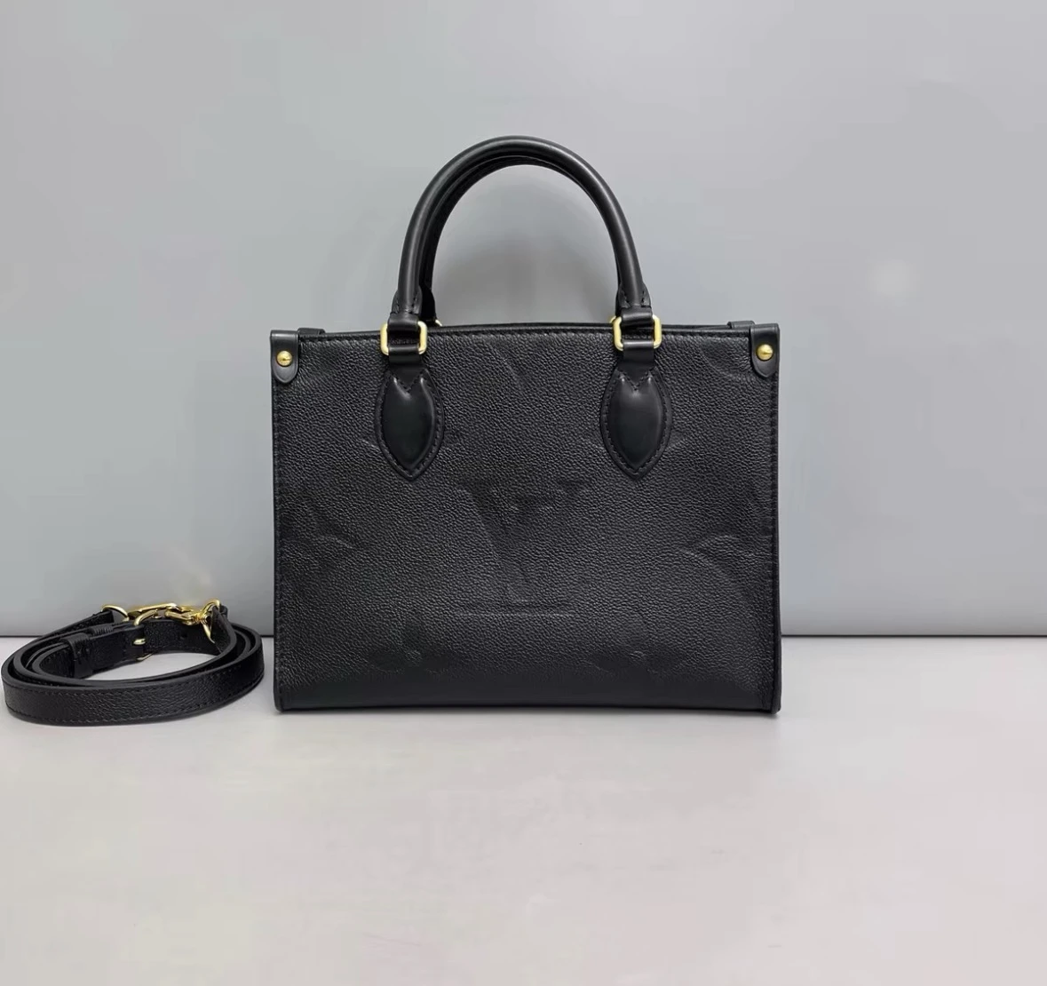 二手 Lv on the go on黑壓紋