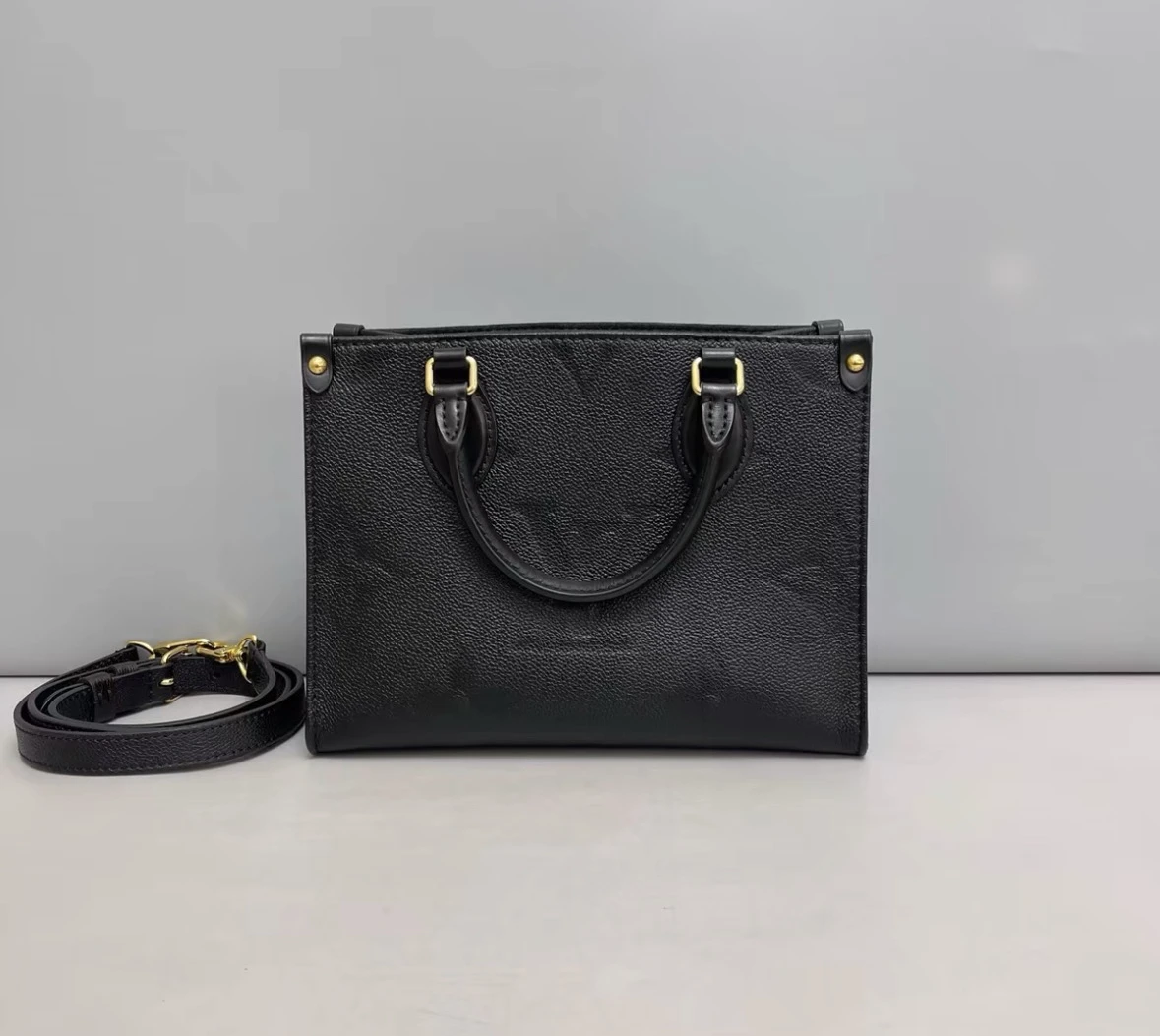 二手 Lv on the go on黑壓紋