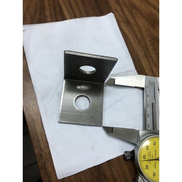 白鐵L片特殊製造3mm42mm42mm！