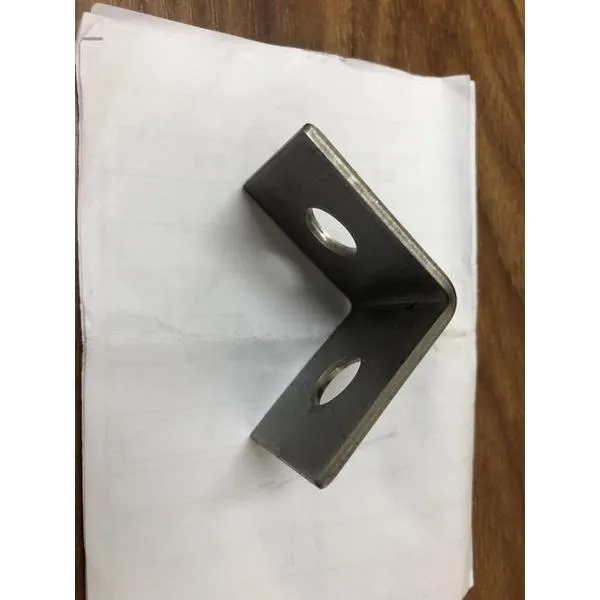 白鐵L片特殊製造3mm42mm42mm！