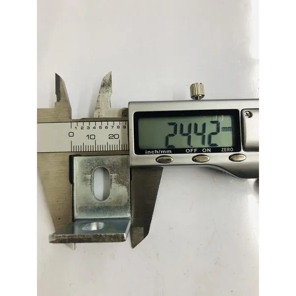 鍍鋅長條兩孔立體L片