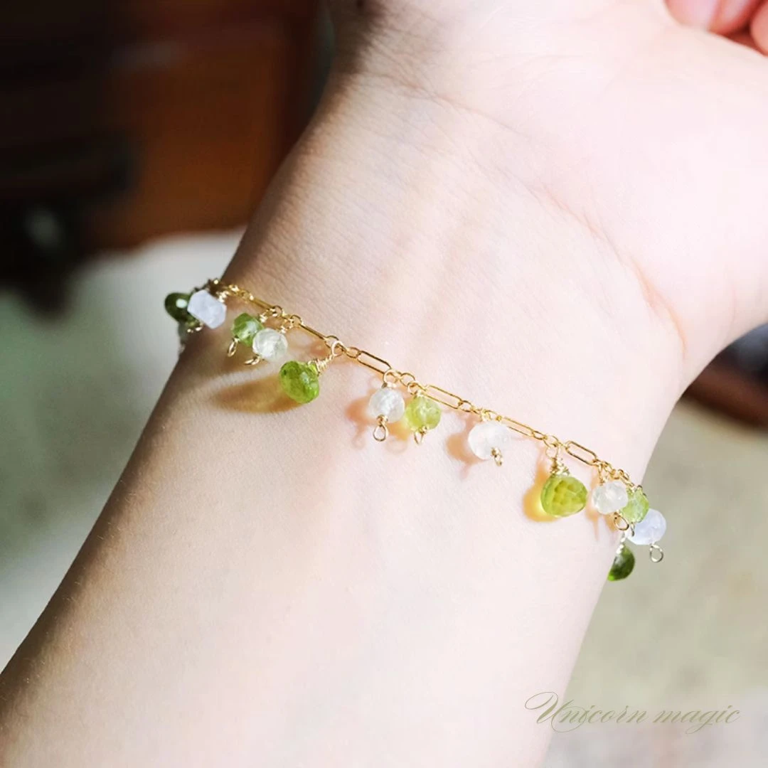 ✨💚綠光守靈・葡萄石 x 橄欖石 x 月光石 - 魔法能量水晶手鍊💫