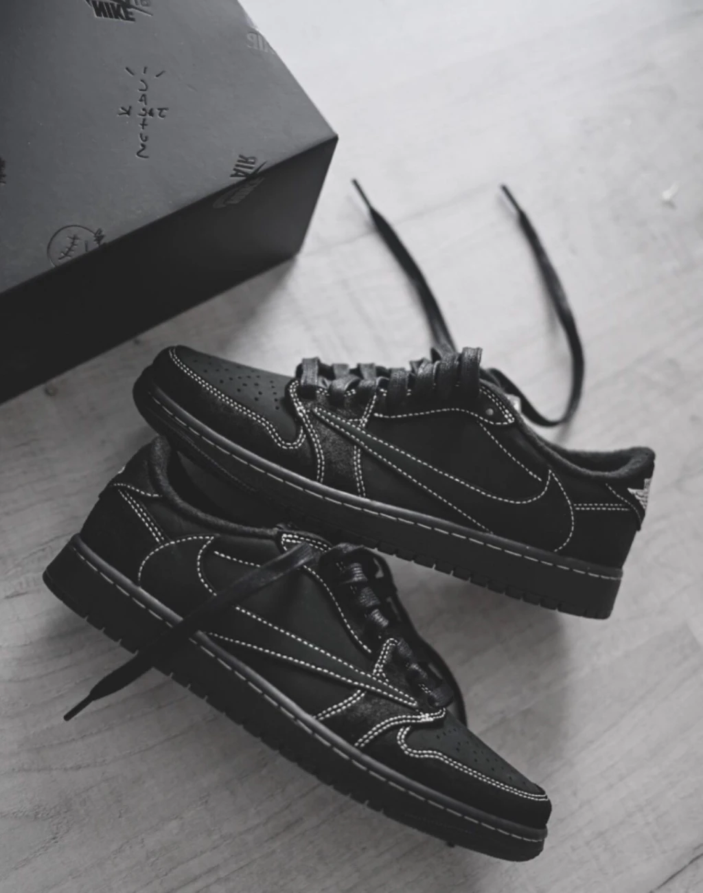 Travis Scott x Jordan Air Jordan 1 Low Retro OG黑武士倒鉤 ( DM7866-001 )