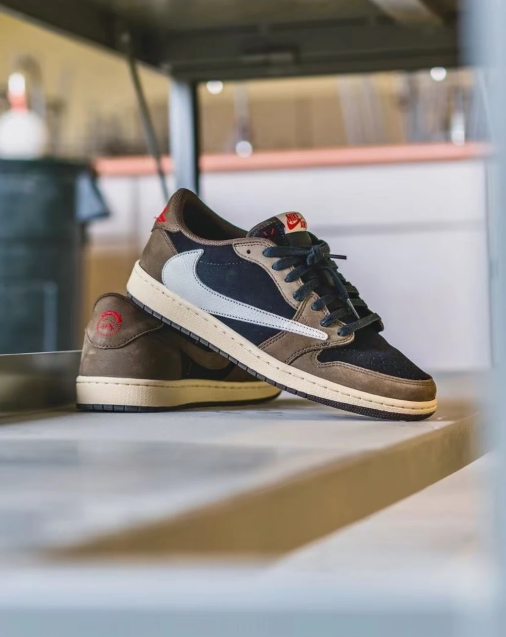 Travis Scott x Jordan Air Jordan 1 Low OG 初代倒鉤 （ CQ4277-001 )
