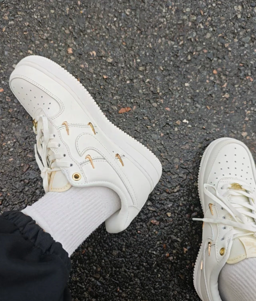 Nike Air Force 1 四金勾 （ FV3654-111 )