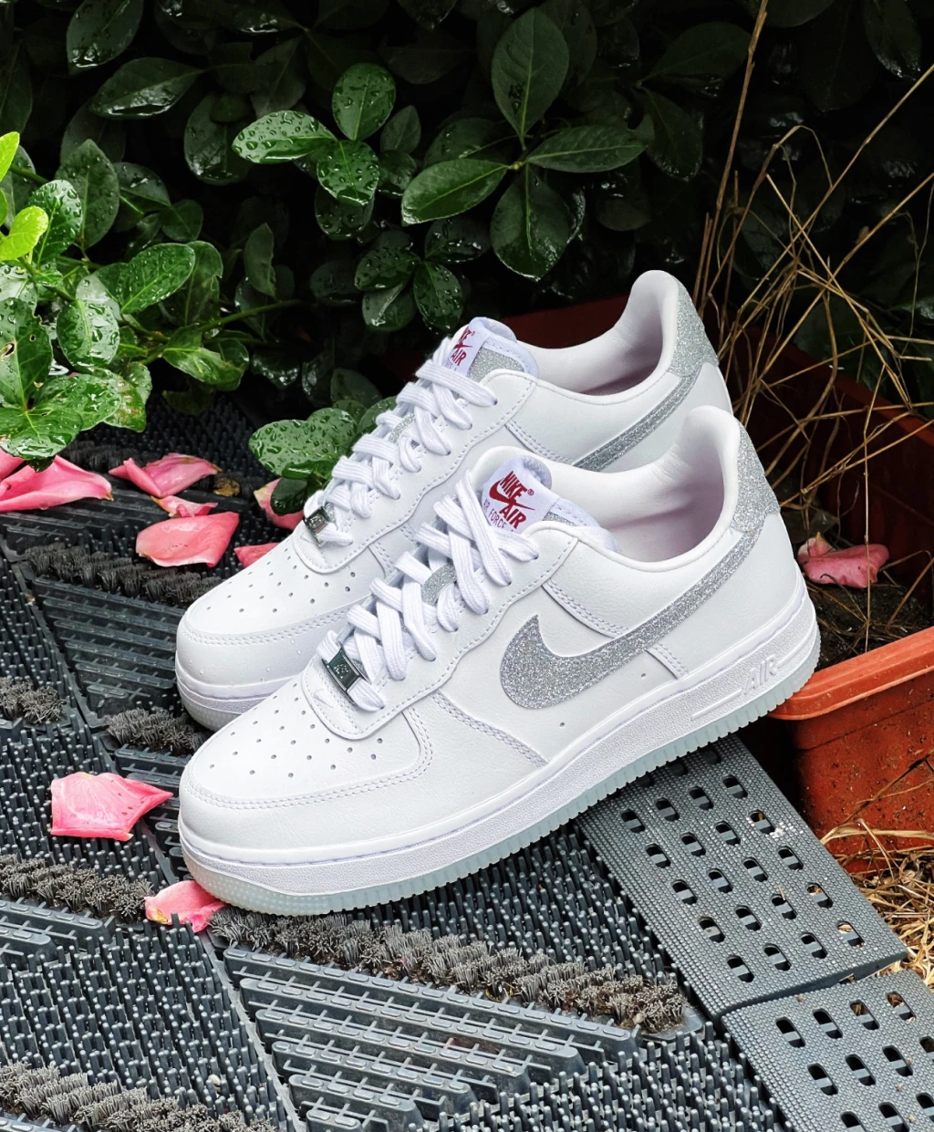 Nike Air Force 1 亮粉金勾 （ HQ3461-191 )