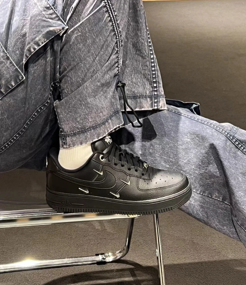 Nike Air Force 1 黑武士 四銀鉤 黑魂 小銀鉤 （ HQ1180-001 )