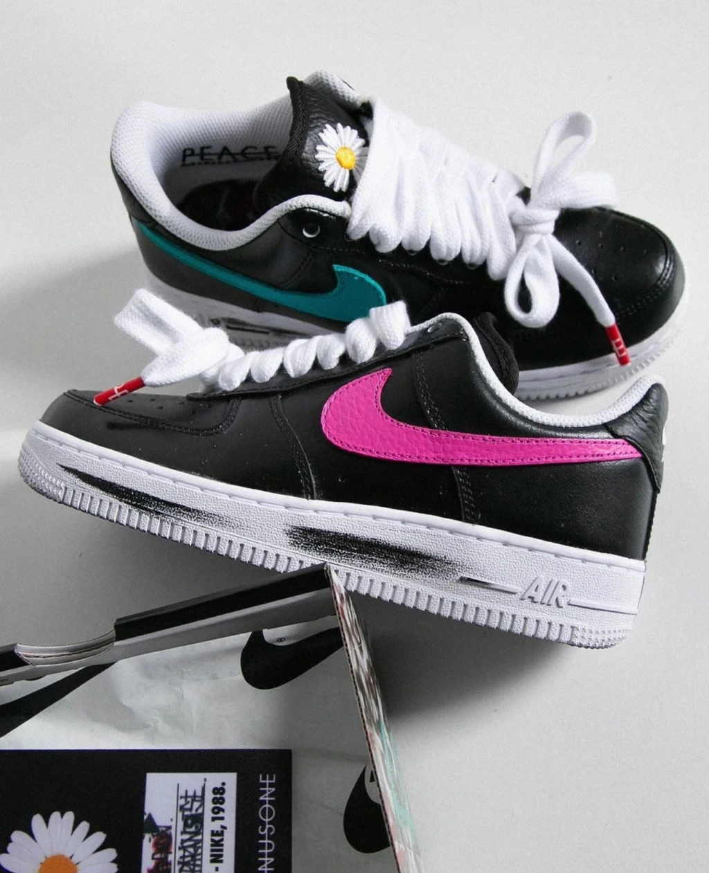 Peaceminusone x Nike Air Force 1 黑綠藍粉 3.0