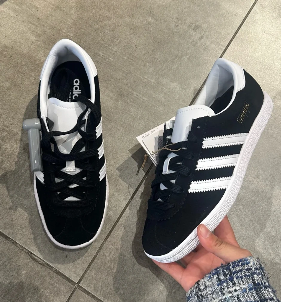 adidas Originals Stadt 黑底白線 （ JI1882 )