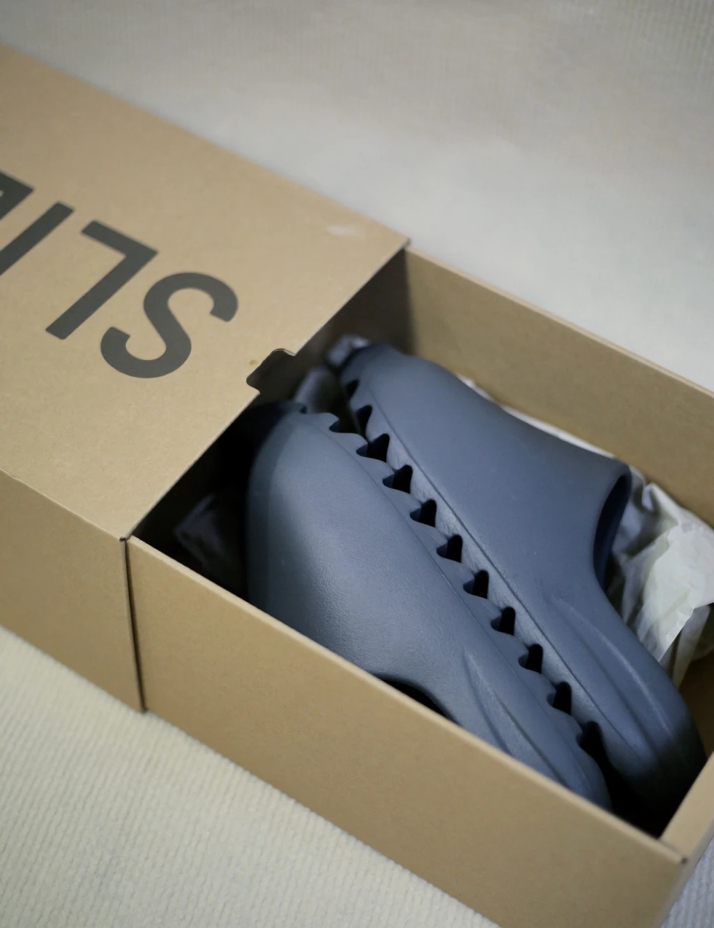 Yeezy Slide slate grey 石板灰（ ID2350 )